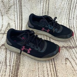 Girls under armour navy and pink size 4.5 tennis shoes